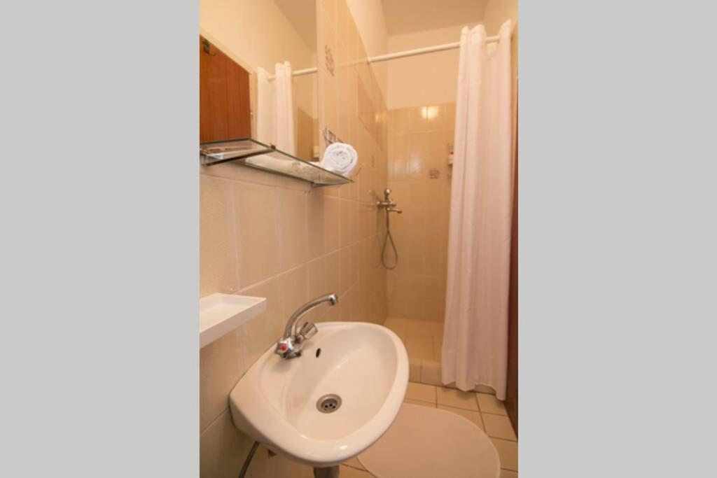 Sea View Room With Kitchen, Balcony&Air Condition Barbat na Rabu Exterior foto